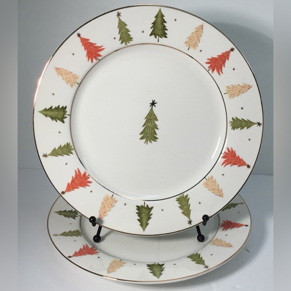 2 Dinner Plate Grace Teaware Christmas Tree With Gold Edge 10.25” New